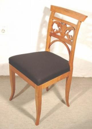 2 Stühle, Kirschbaum massiv, Federkernpolsterung, 87,5x40x46 cm