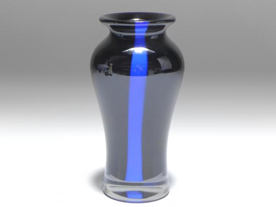 Vase, Glasvase, blauer Innenüberfang, H: 14 cm
