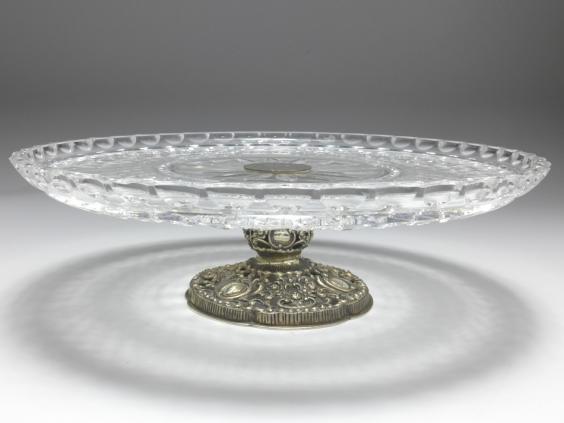Kuchenschale auf Fuß, Fuss 835er Silber, Hildesheimer Rose, H: 8 cm, D: 28 cm