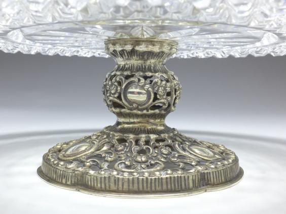 Kuchenschale auf Fuß, Fuss 835er Silber, Hildesheimer Rose, H: 8 cm, D: 28 cm
