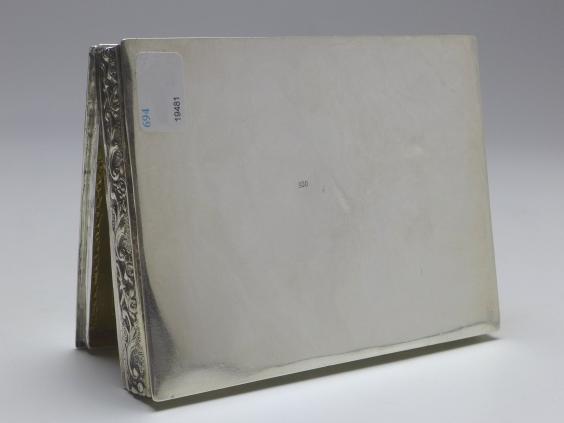 Deckeldose, 800er Silber, Wirtshausszene, 10,5 x 8 cm