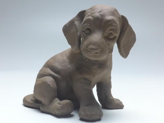 Figur sitzender Hund, Karlsruher Majolika, Hummel, Mod. 5237, H: 13,5 cm