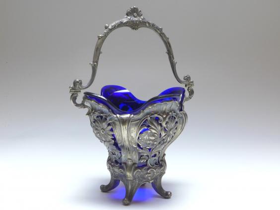 Henkelkorb mit kobaltblauem Glaseinsatz, 800er Silber, 1890/1910, Pralinenkorb