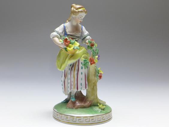 Figur Gärtnerin, Dresden, 20. Jh., mit Kanne, Spaten und Blumen