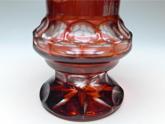 große Vase, Kelchvase, Handschliff, roter Überfang, H: 34 cm