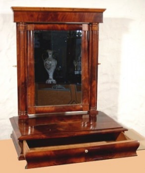 Aufsatzspiegel, Biedermeier um 1840/50, Mahagoni, 78x62x38 cm