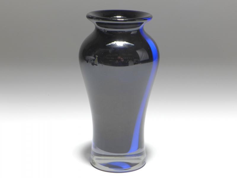 Vase, Glasvase, blauer Innenüberfang, H: 14 cm