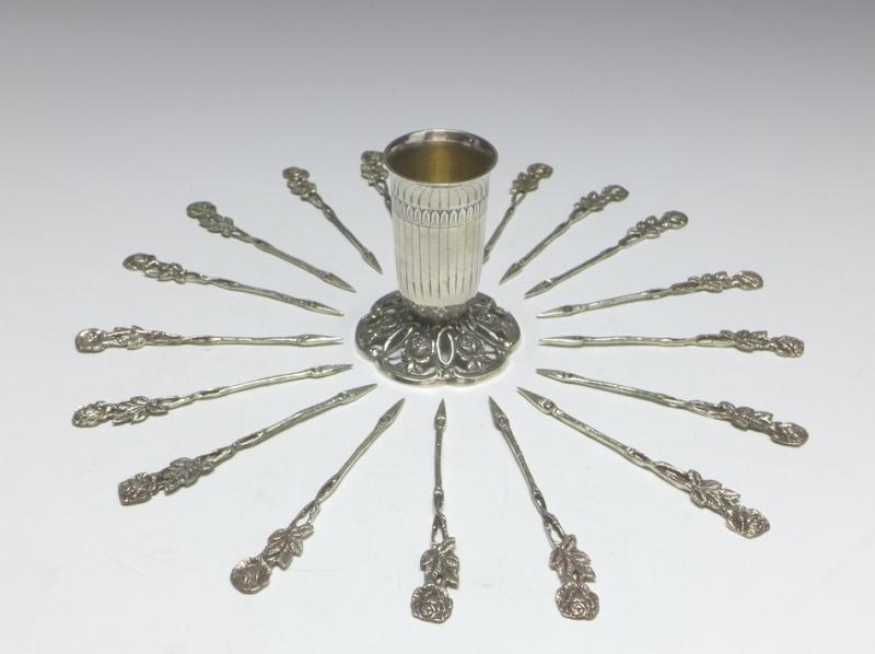 18x Sticks im Becher, 835er Silber, Hildesheimer Rose, H: 8 cm