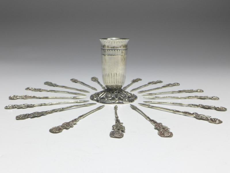 18x Sticks im Becher, 835er Silber, Hildesheimer Rose, H: 8 cm