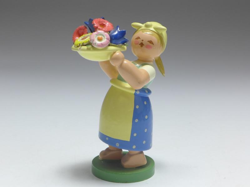 Figur Frau mit Blumenkorb, Erzgebirge, H: 7,5 cm