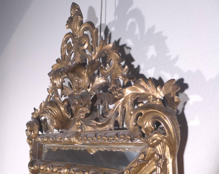 alter Spiegel, 19. Jh., Barockspiegel nach italienischem Vorbild, Rahmen gold farben