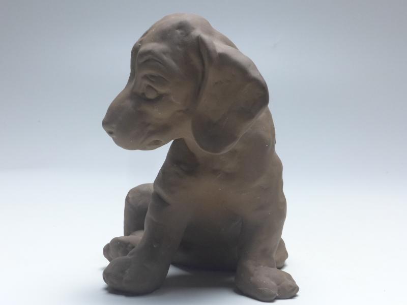 Figur sitzender Hund, Karlsruher Majolika, Hummel, Mod. 5237, H: 13,5 cm