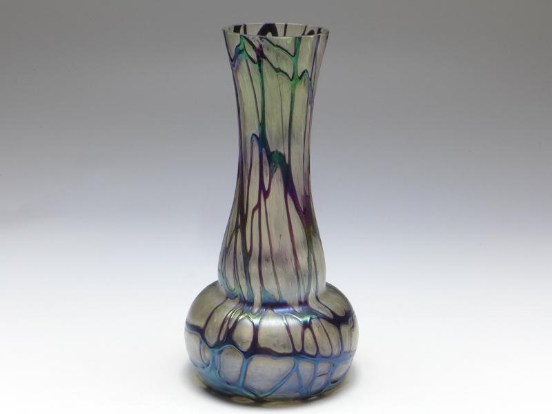 Vase, wohl Pallme-König, um 1900, helles Glas, eingewalzte Glasfäden