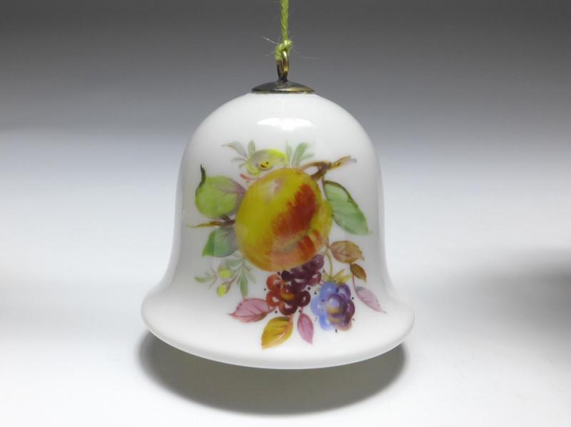 Meissen Glocke, Fruchtmalerei Pfirsich, 1. Wahl, H: 5 cm