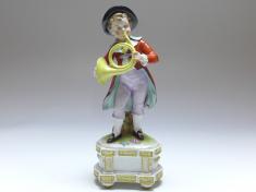 Figur Musikant, Junge mit Musikinstrument, Albert Stahl / Rudolstadt, 20. Jh., H: 25 cm